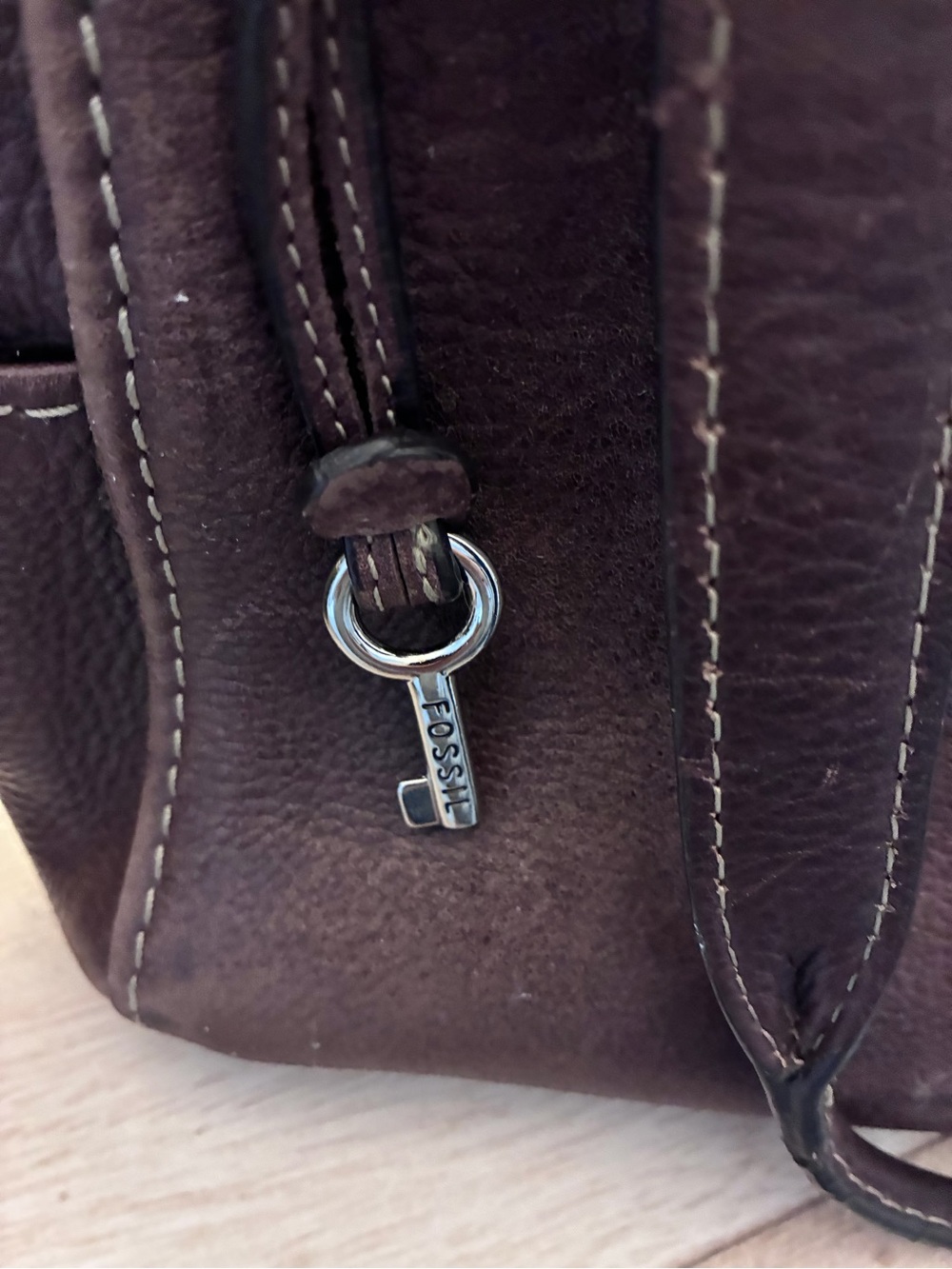 Fossil Women's Brown Leather Shoulder Bag with Dual Handles - Picture 2 of 7